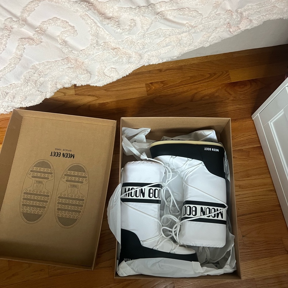 Moon Boot White Snow Boots